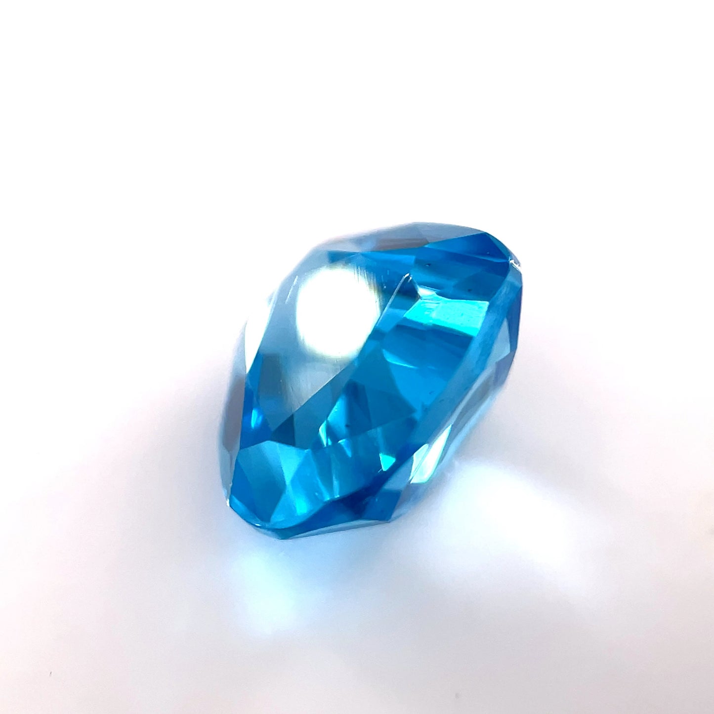 3.88CT SWISS BLUE TOPAZ