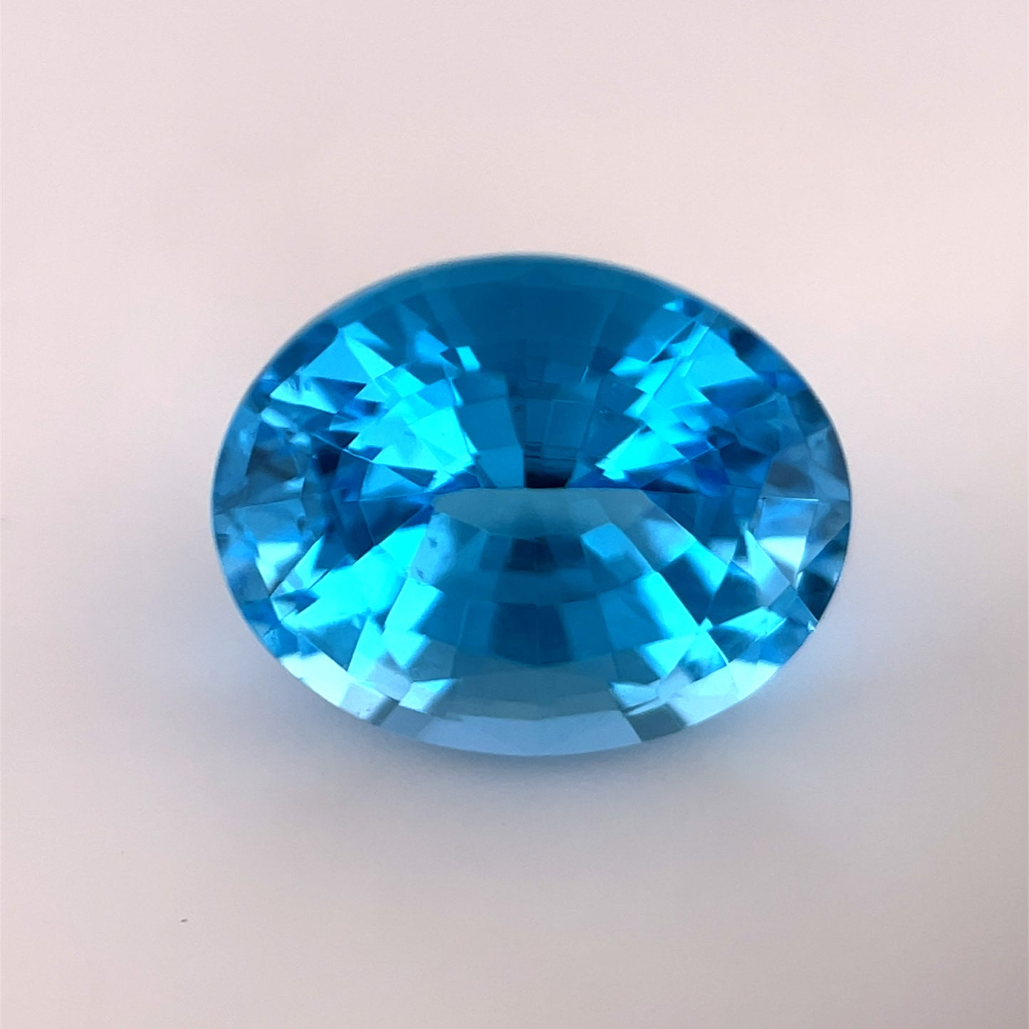 3.07CT SWISS BLUE OVAL TOPAZ
