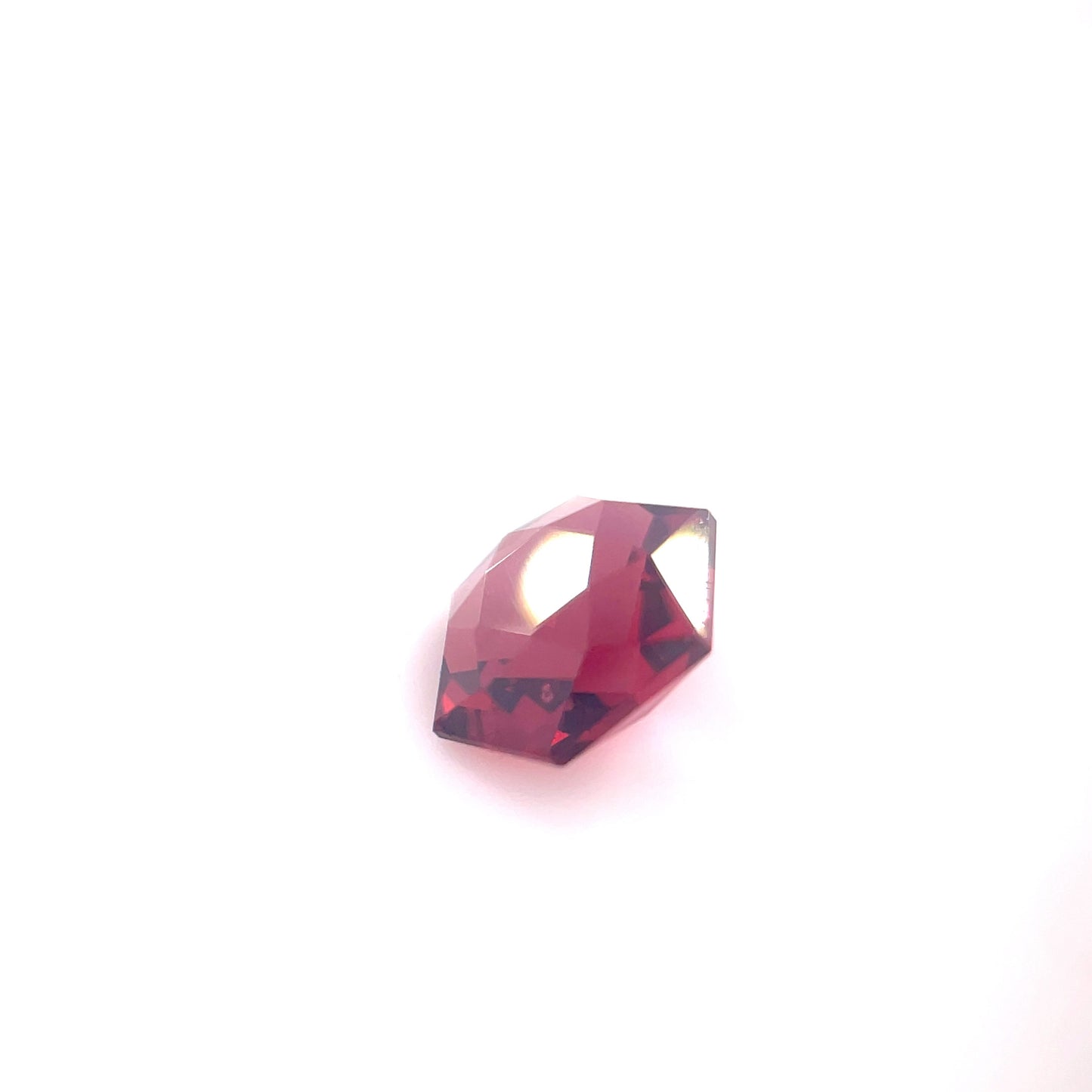 1.17CT HEXAGON GARNET, MOZAMBIQUE