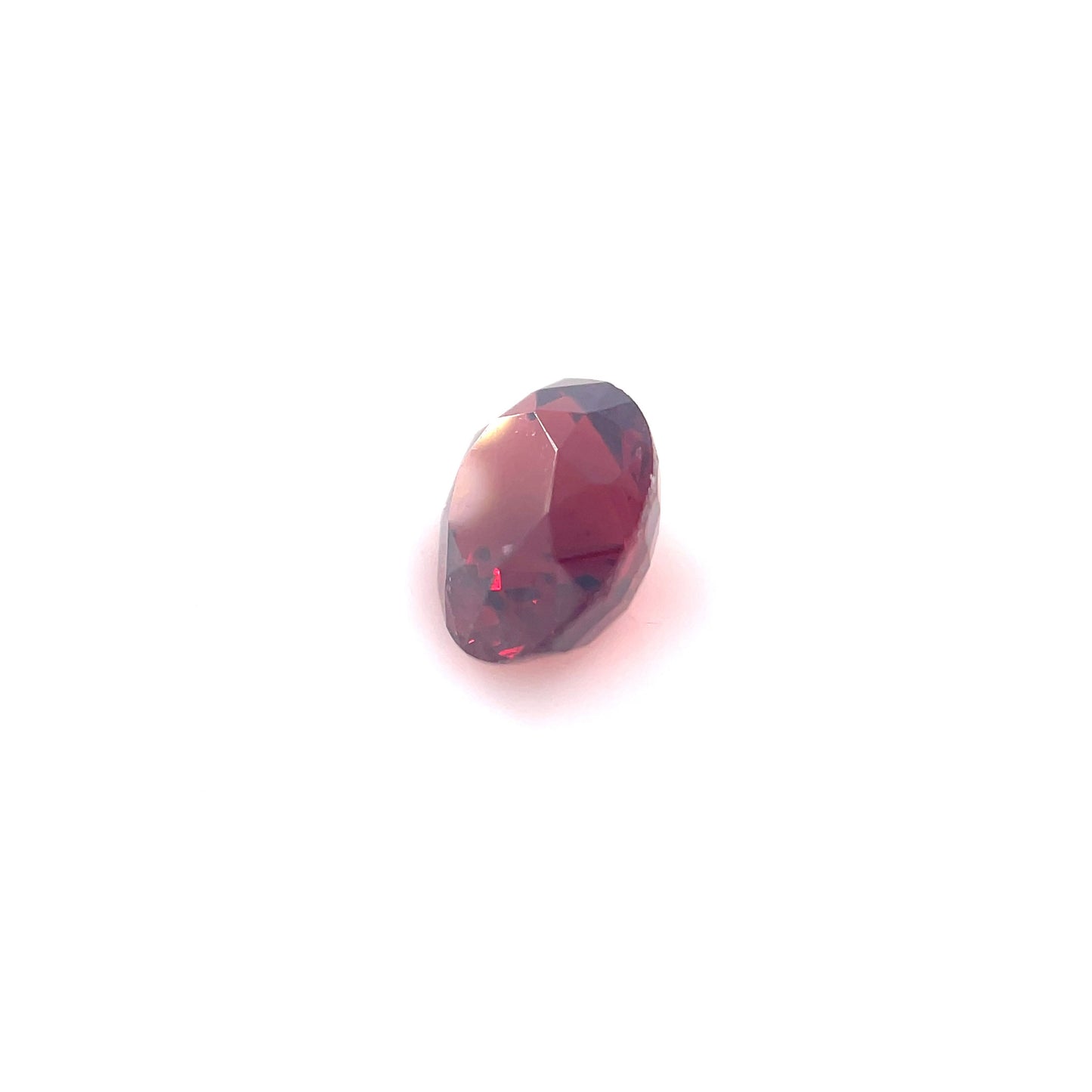 1.37CT OVAL GARNET, MOZAMBIQUE