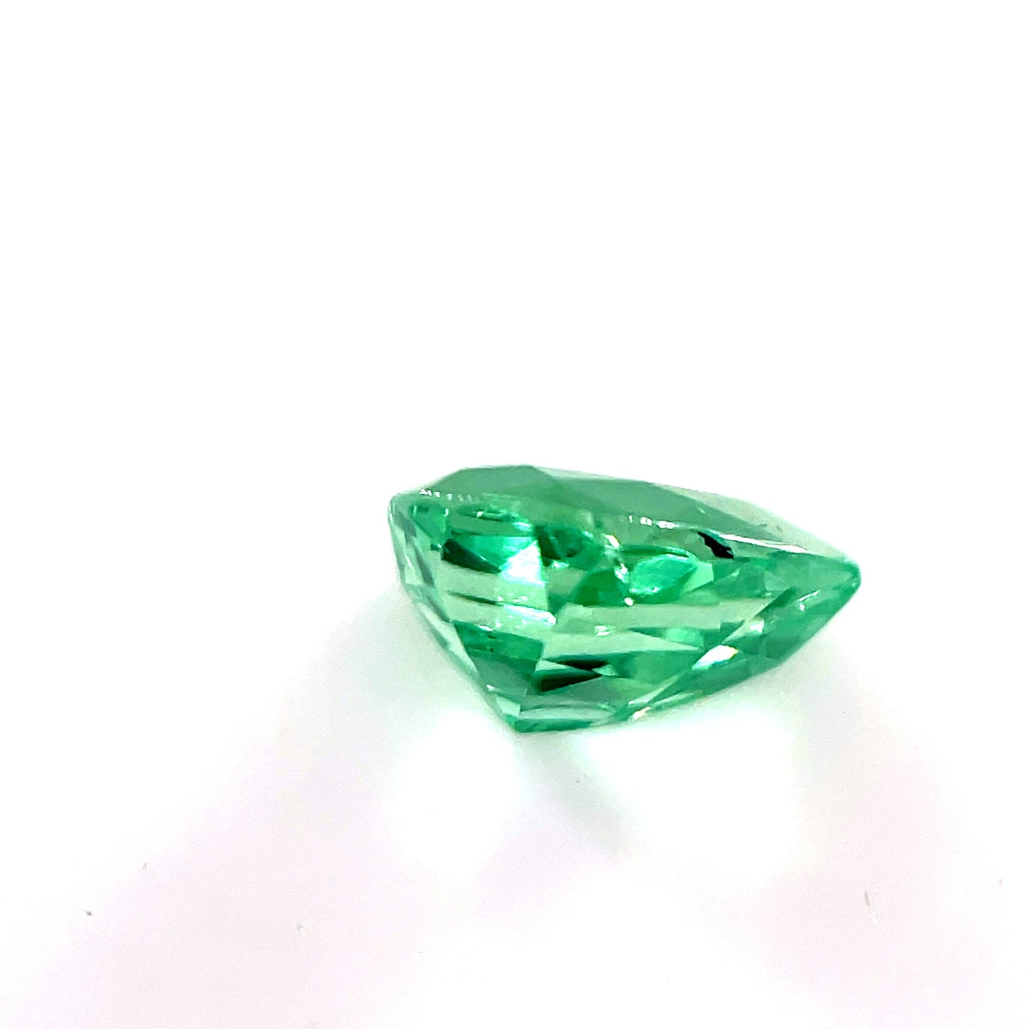 0.68CT PEAR TSAVORITE GARNET