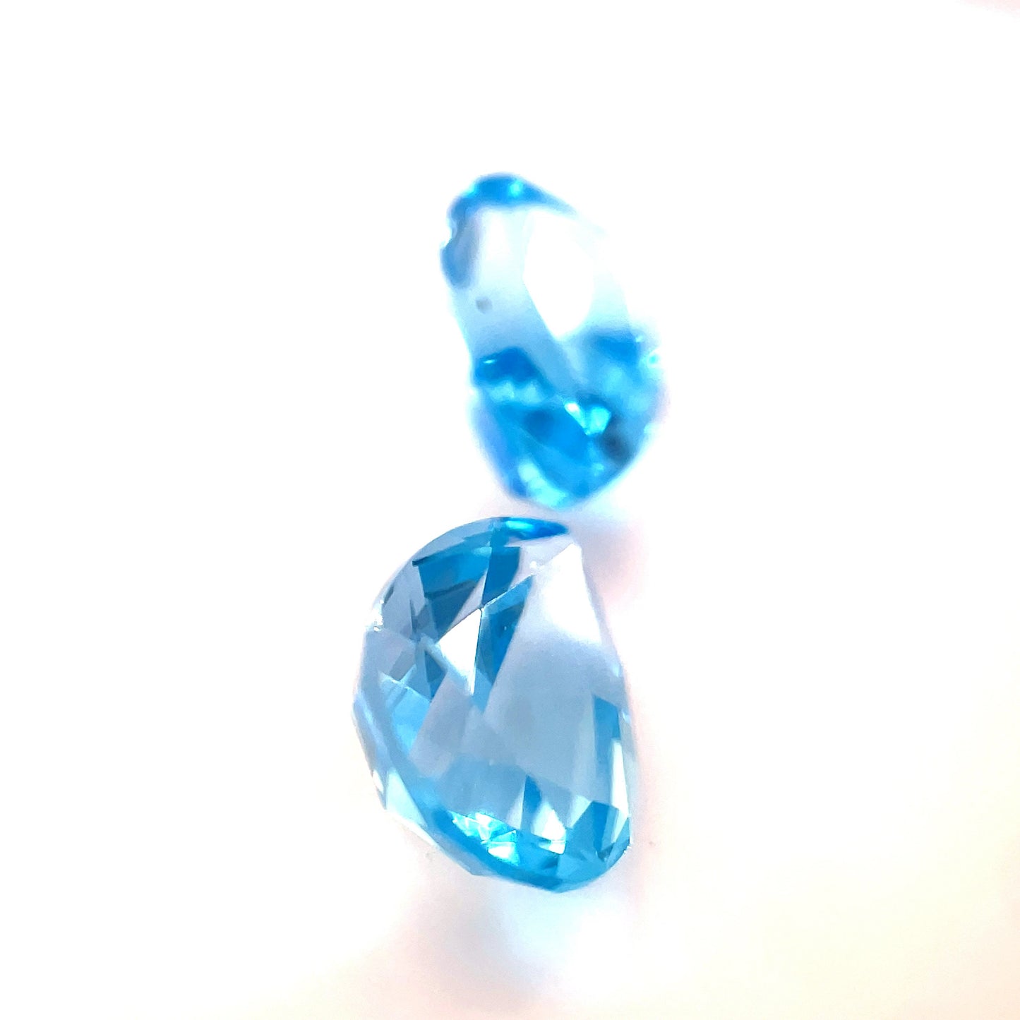 4.71CT PAIR ELETRIC BLUE TOPAZ