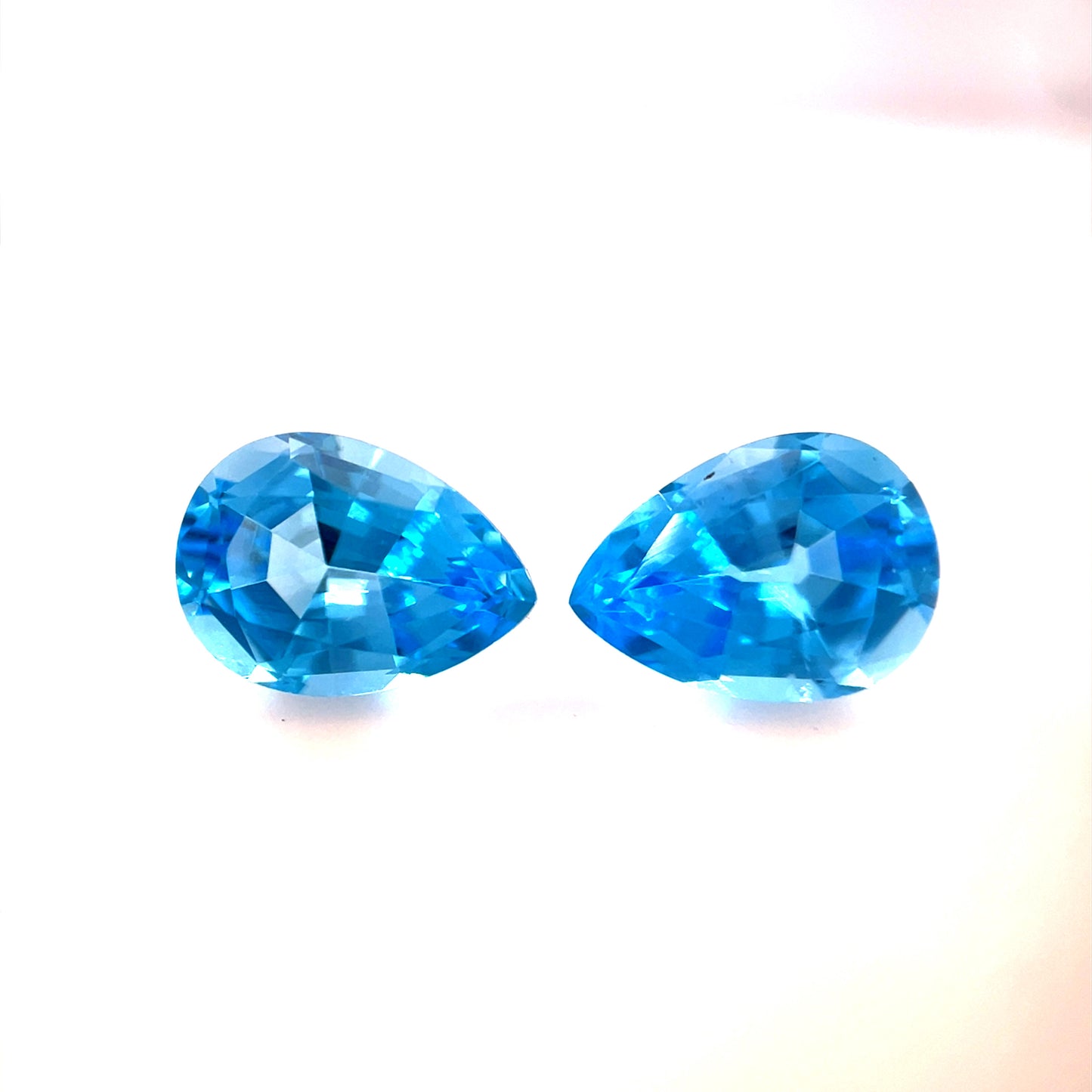 4.71CT PAIR ELETRIC BLUE TOPAZ