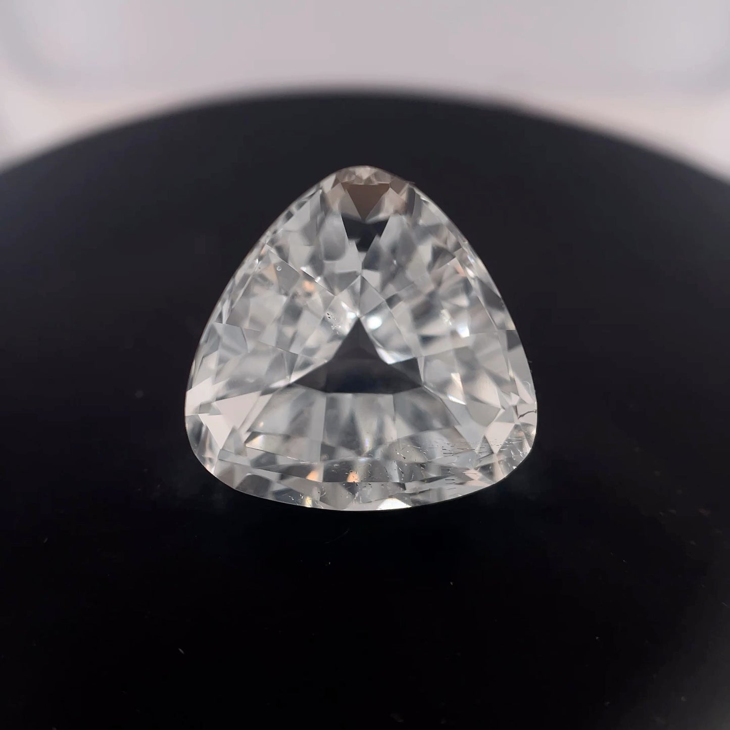 topaz 10.95ct trillion cut